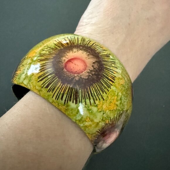 Hand painted Wood Wide Bangle Bracelet Abstract Sunburst Design Green Pink Hues - Picture 4 of 7